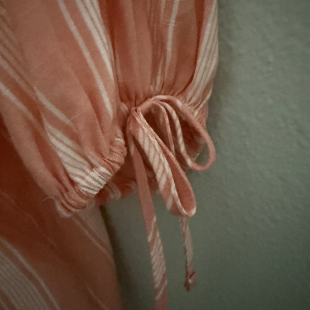 Laura Conrad TOP- L - Picture 2 of 3